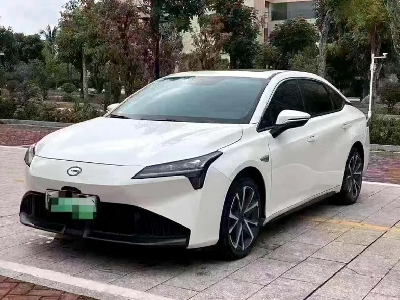 传祺埃安S 正面外观二