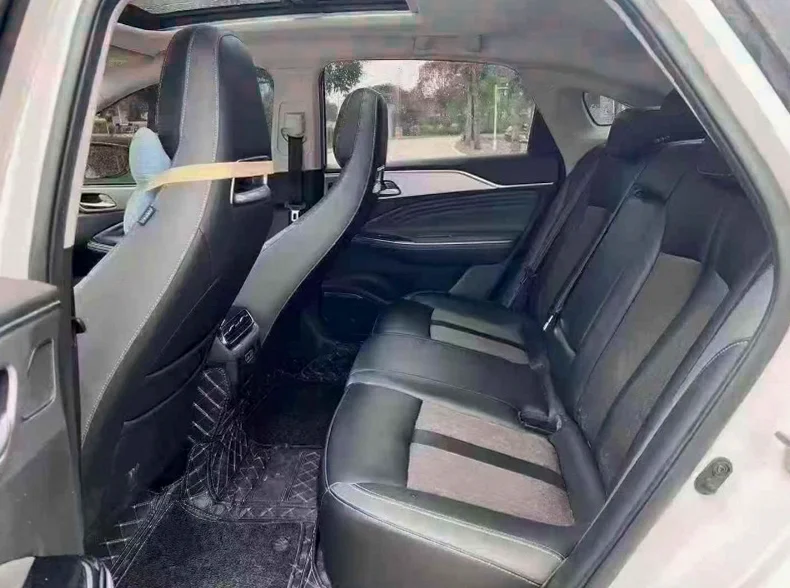 传祺埃安S 后面外观一