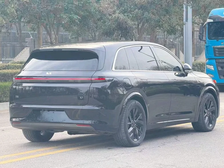 理想L7 内饰后排