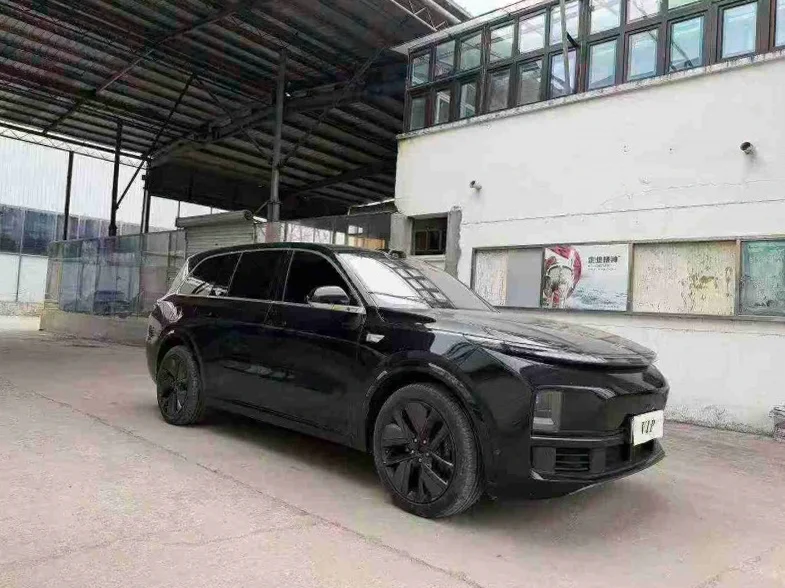 理想L9 正面外观三