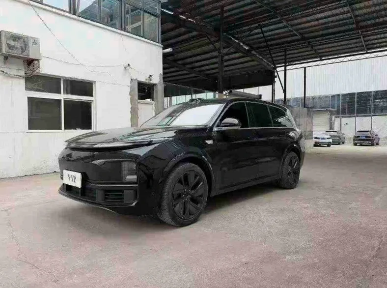 理想L9 正面外观二