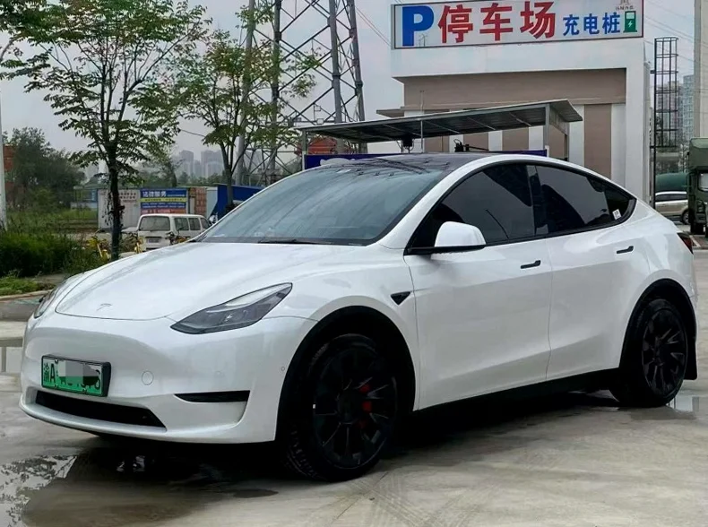 特斯拉MODEL 正面外观二