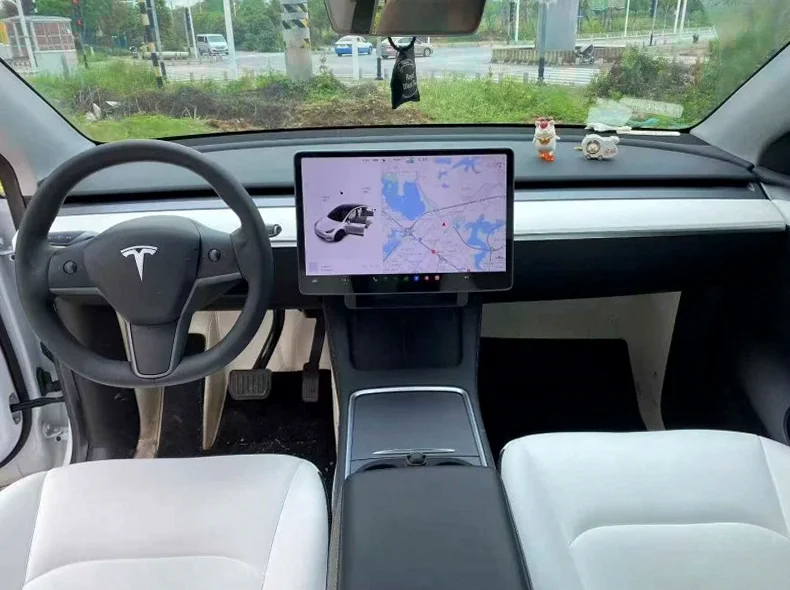 特斯拉MODEL 后面外观一