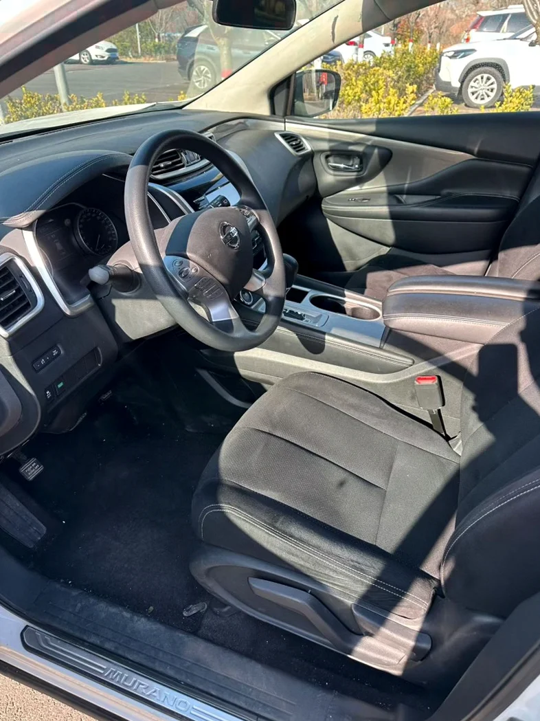 日产楼兰 正面外观三