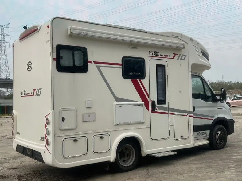 依维柯房车 内饰前排