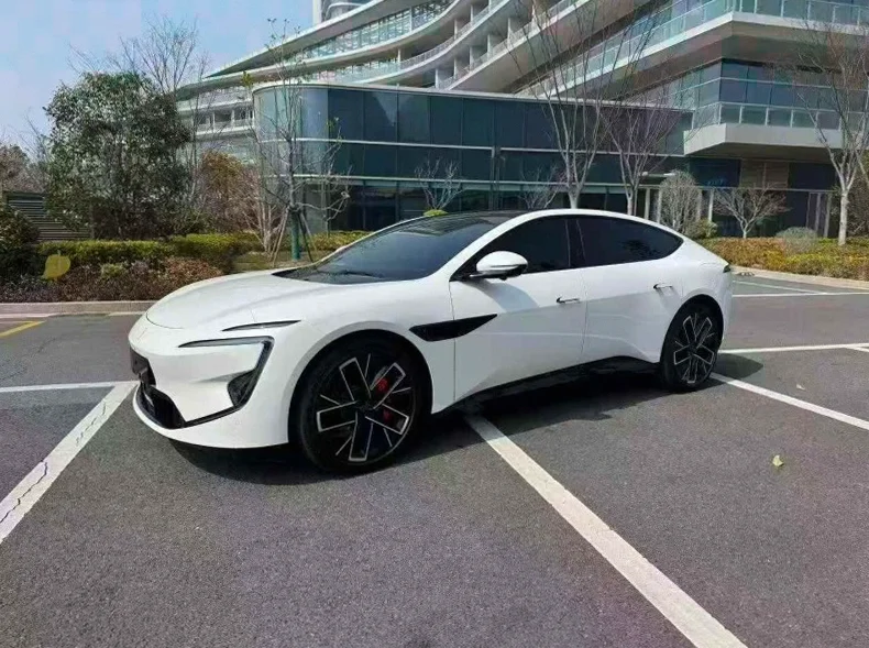 阿维塔12 正面外观二