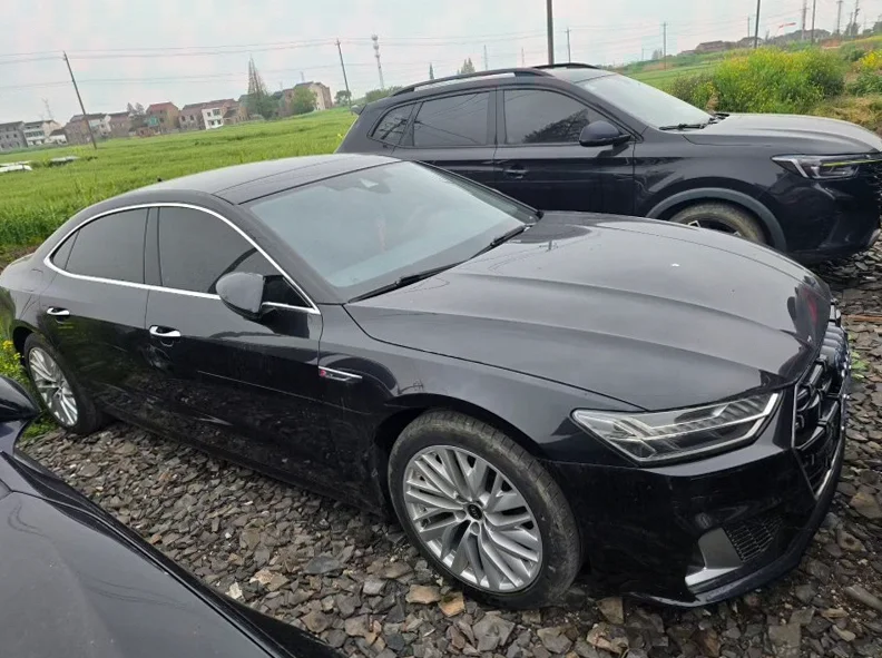 奥迪A7L 正面外观二