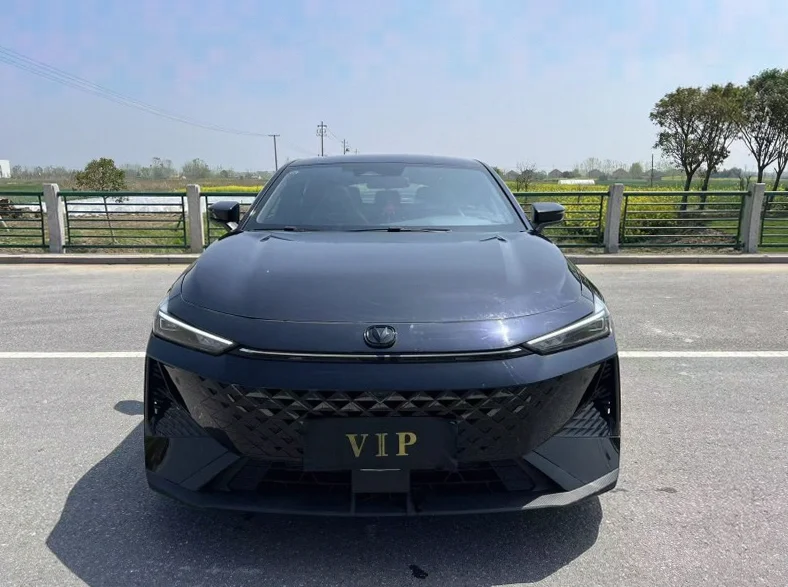 24年长安UNI-V 1.5T尊贵运动版顶配