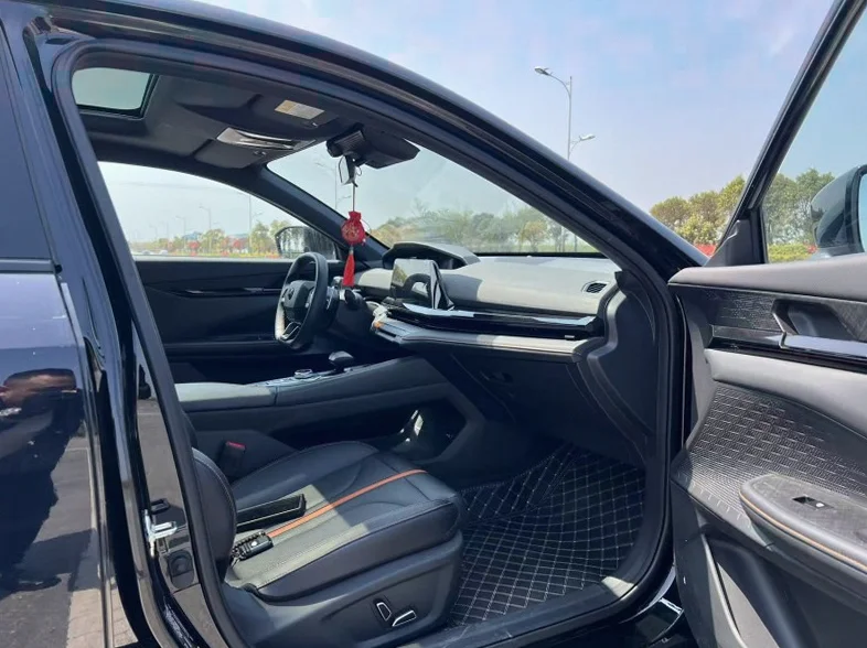 长安汽车UNI 内饰前排