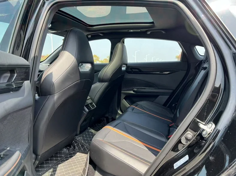 长安汽车UNI 后面外观三