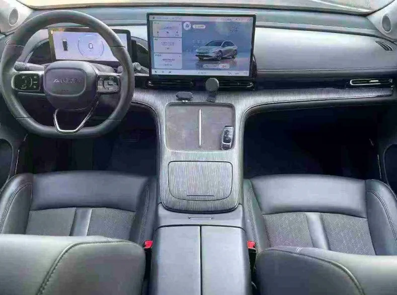 传祺埃安S 后面外观三