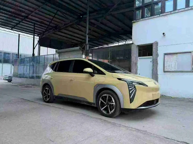 传祺埃安Y 正面外观三