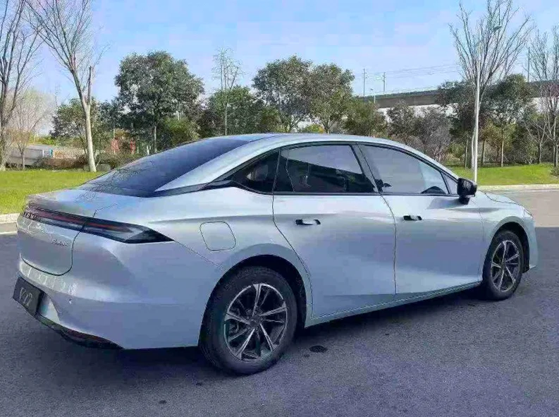 传祺埃安S 内饰前排