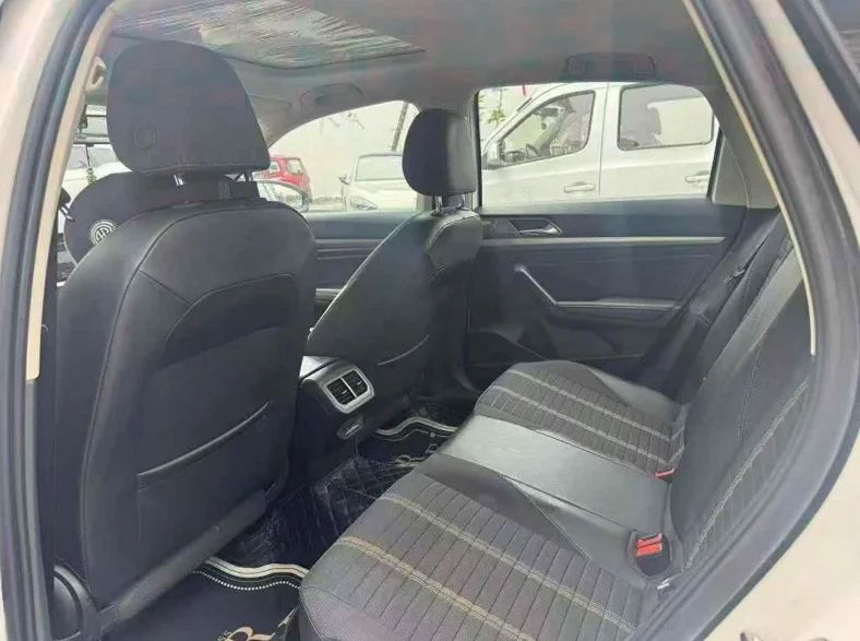 大众朗逸 后面外观三