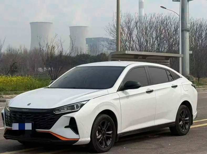 东风奕炫 正面外观二