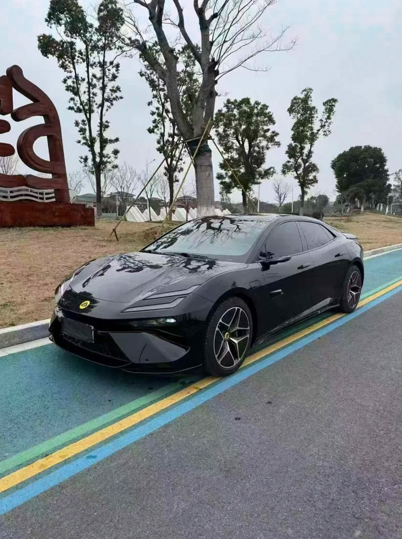 路特斯EMEYA 正面外观二