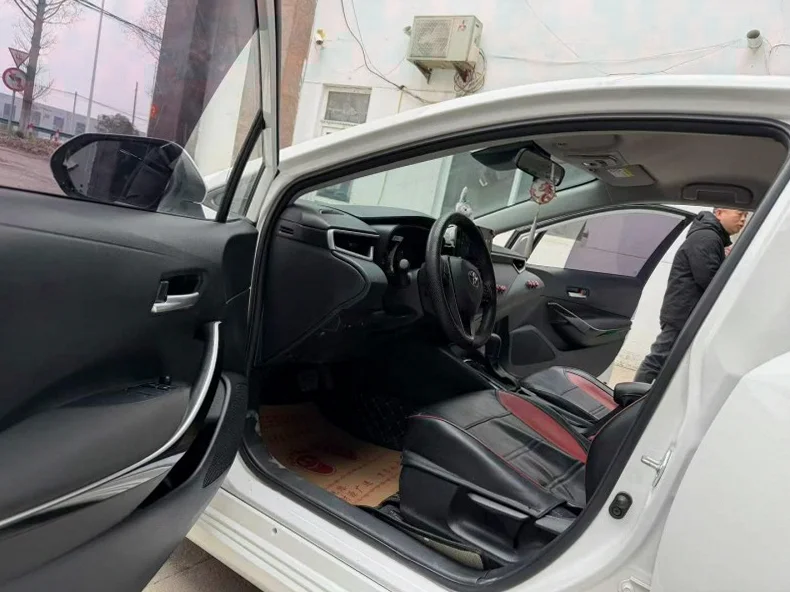 丰田卡罗拉 后面外观一