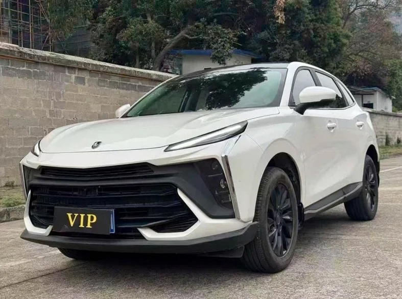 风行东风 正面外观三