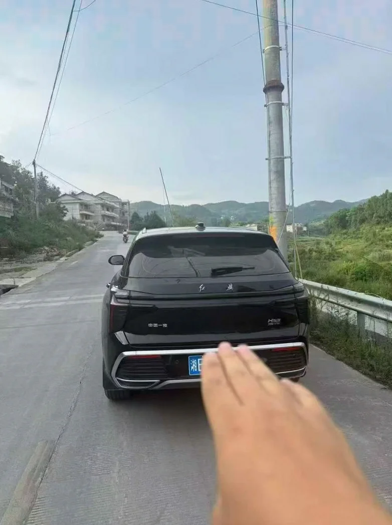 红旗HS3 内饰前排