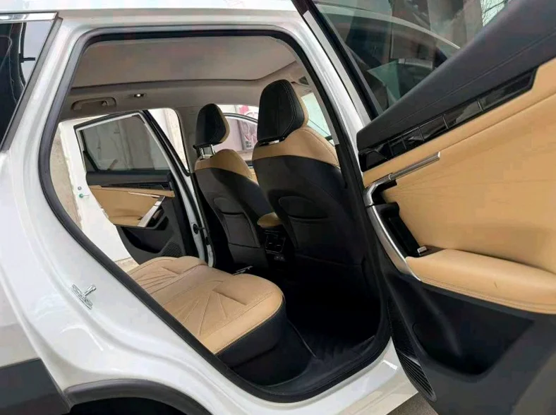 吉利博越 内饰前排