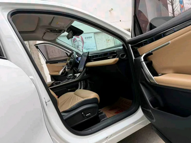 吉利博越 后面外观三