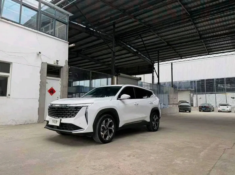 吉利博越 正面外观二