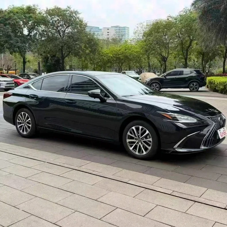 雷克萨斯ES 正面外观二