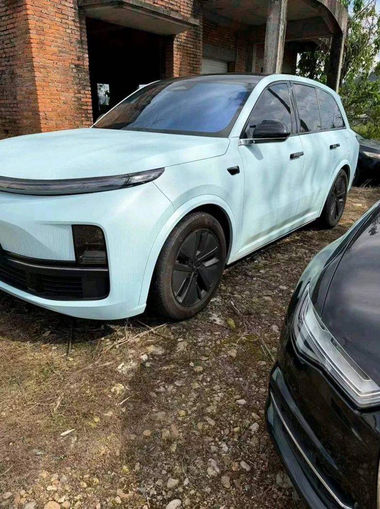 理想L8 正面外观三