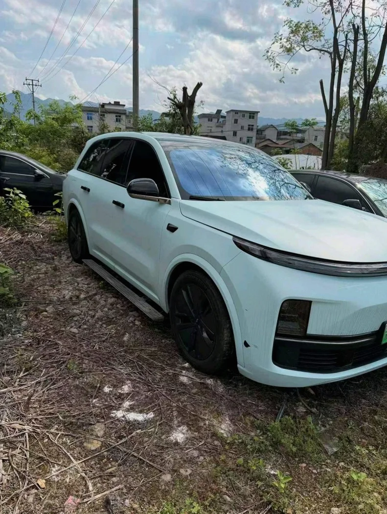 理想L8 正面外观二