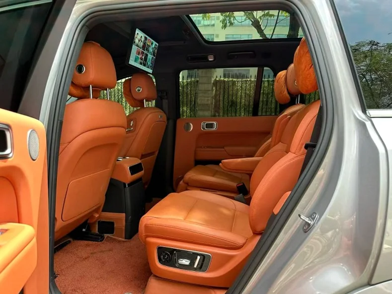 理想L9 后面外观一