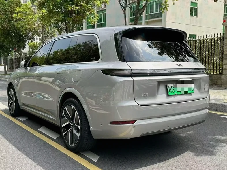 理想L9 内饰后排