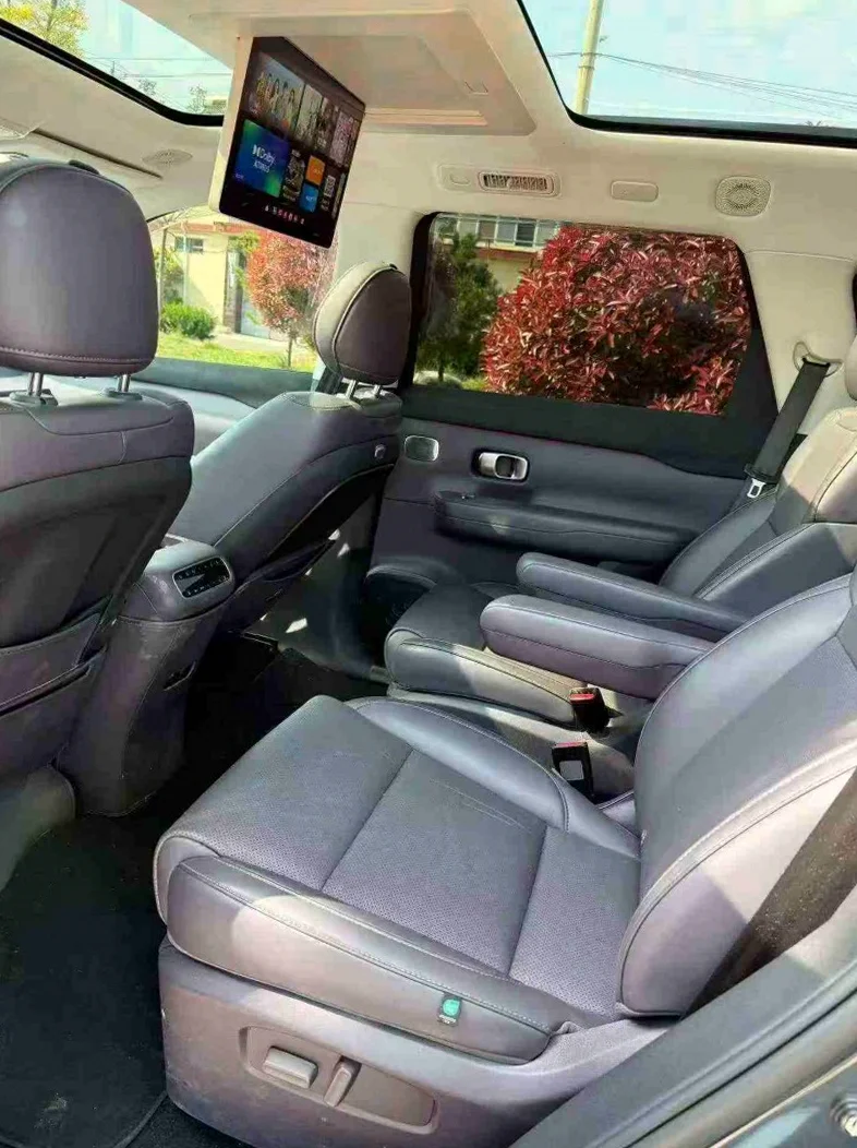 零跑汽车C16 内饰前排