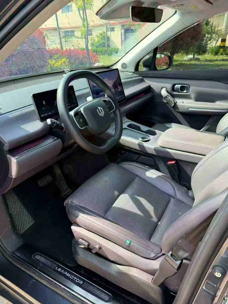 零跑汽车C16 内饰后排