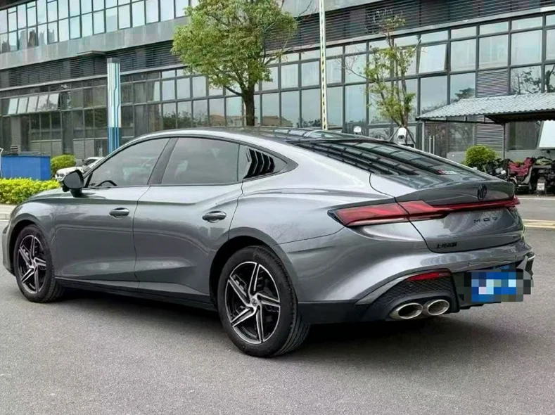 名爵7 内饰后排