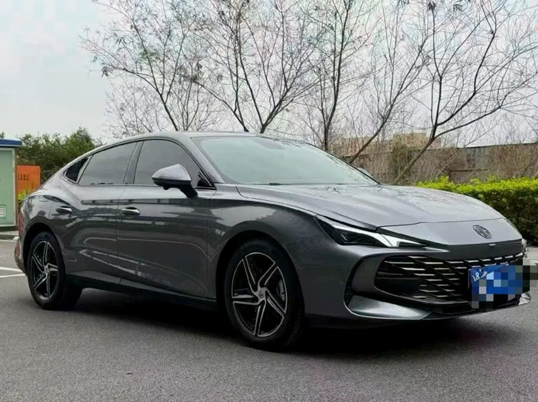 名爵7 正面外观三