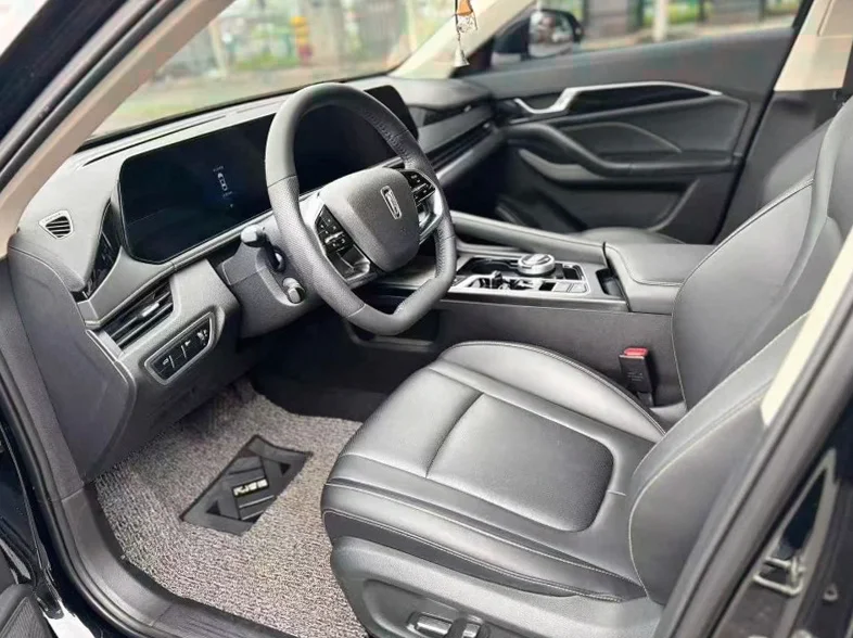 奔腾B70 内饰前排