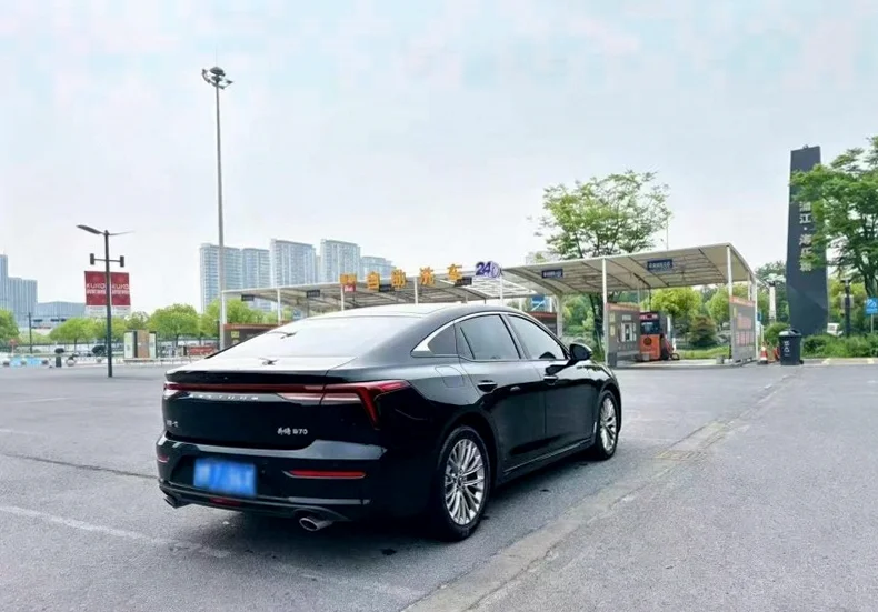 奔腾B70 内饰后排