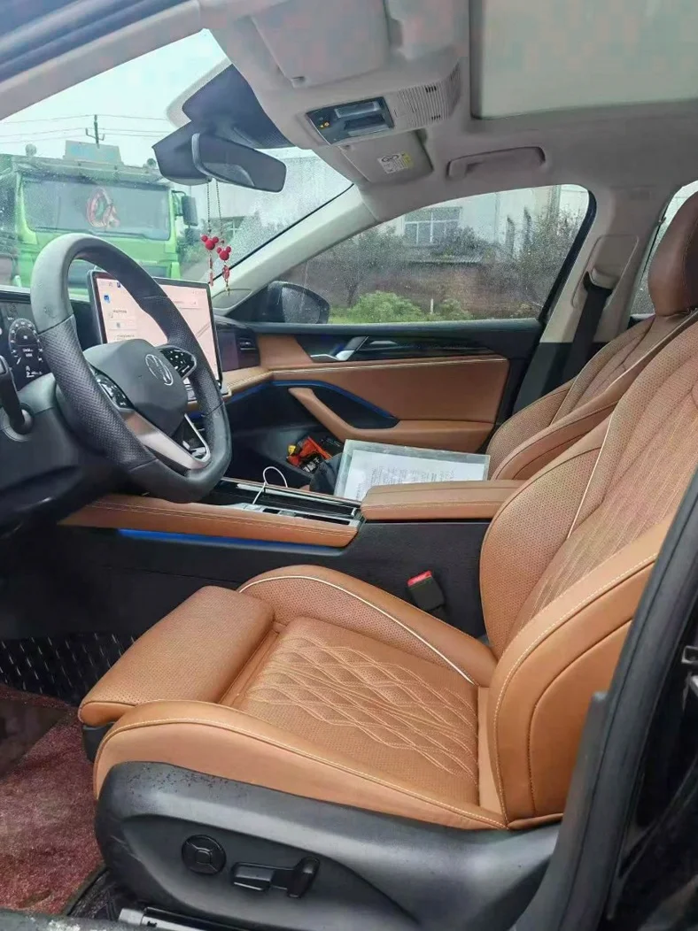 大众迈腾 后面外观一