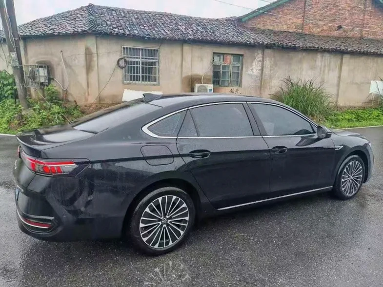 大众迈腾 内饰后排