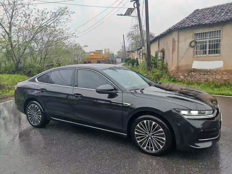 大众迈腾 正面外观三