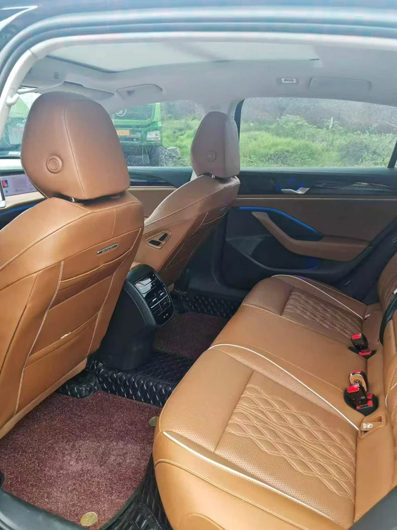 大众迈腾 后面外观二