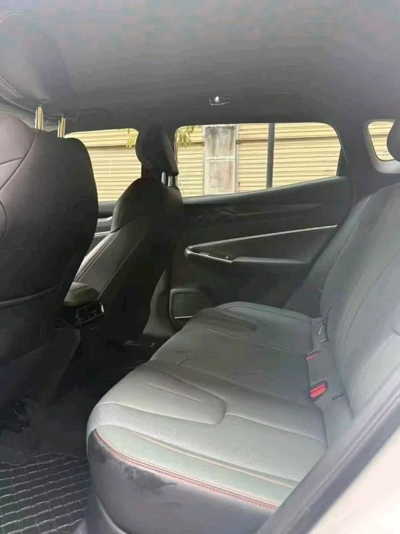 吉利博越 驾驶室