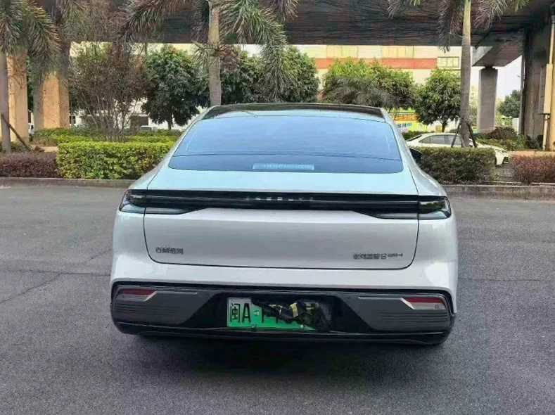 吉利银河 驾驶室