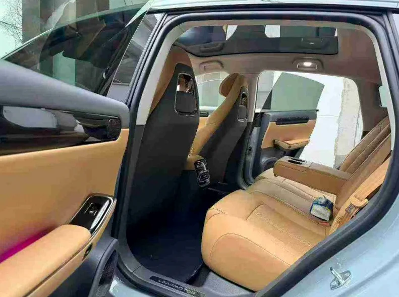 零跑汽车C11 内饰后排