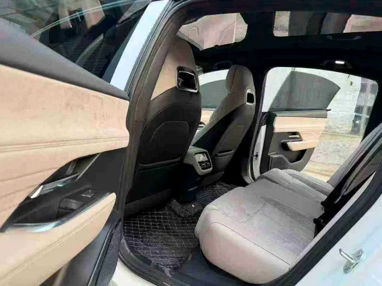 马自达EZ6 内饰后排