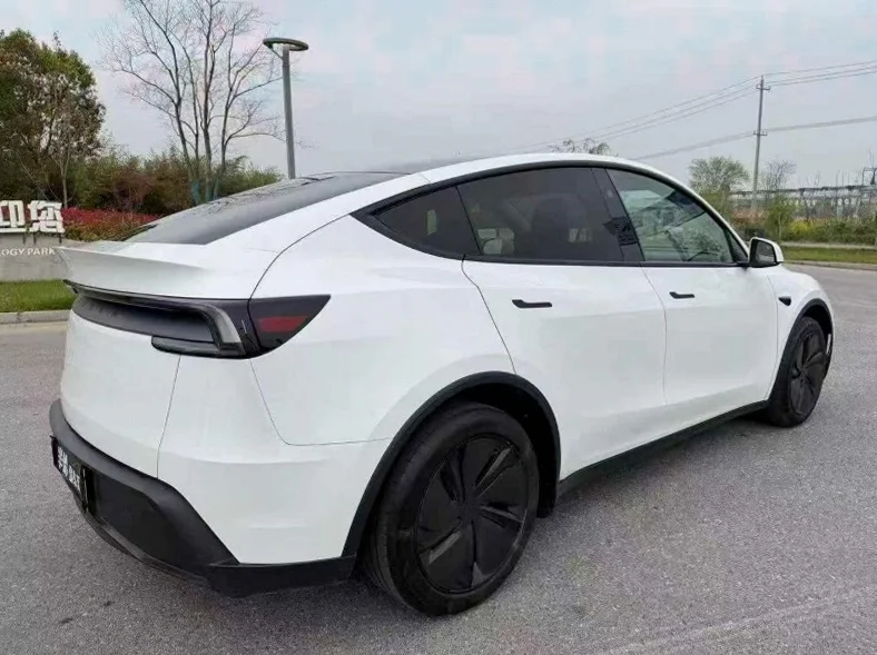 特斯拉MODEL 内饰后排