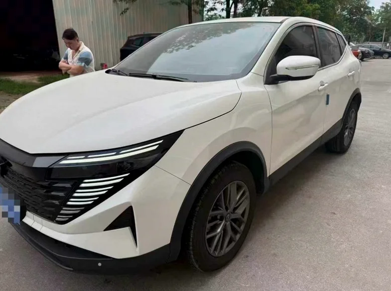 日产逍客 正面外观二