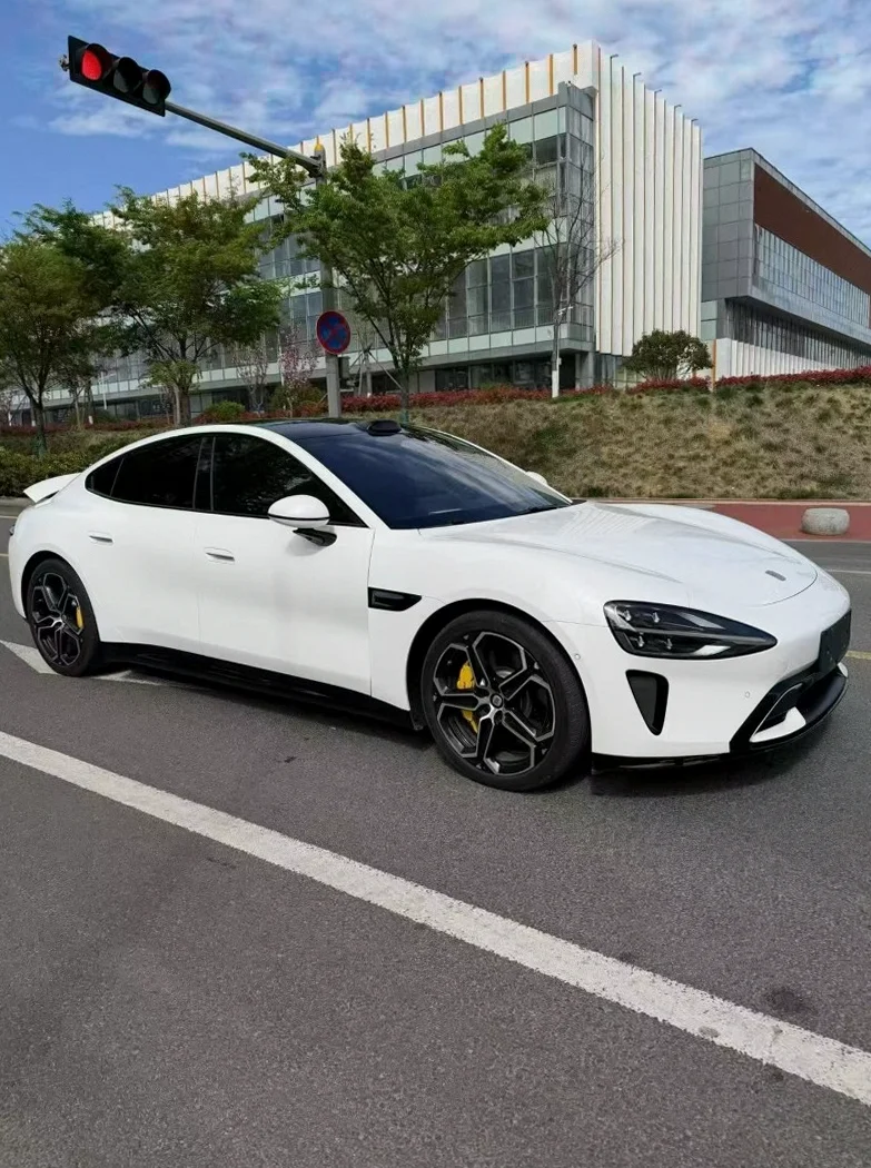 小米SU7 正面外观三