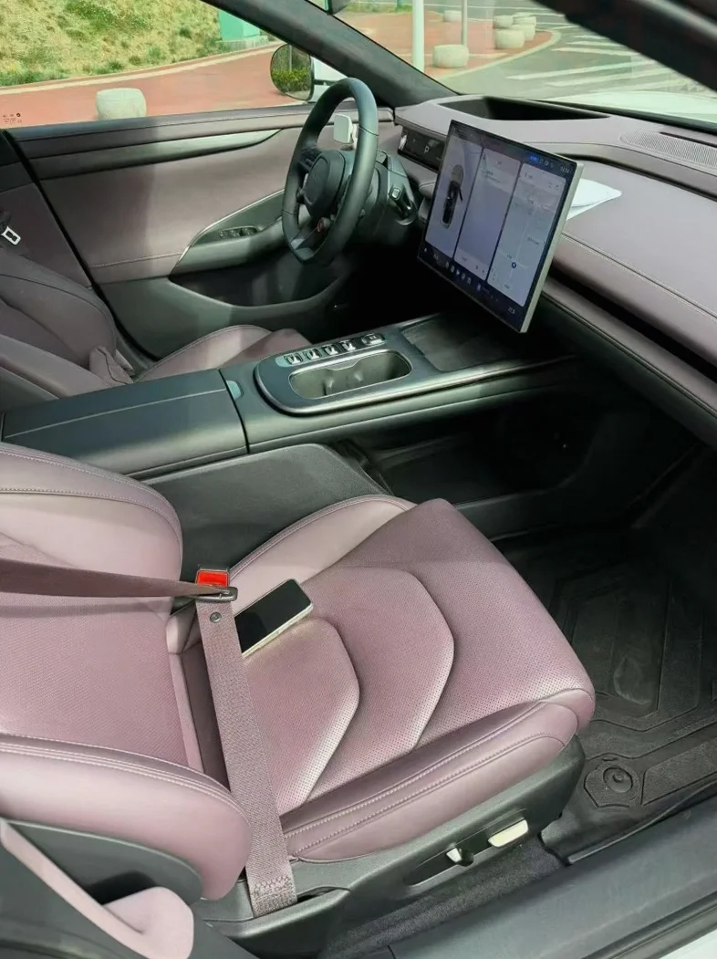 小米SU7 后面外观二