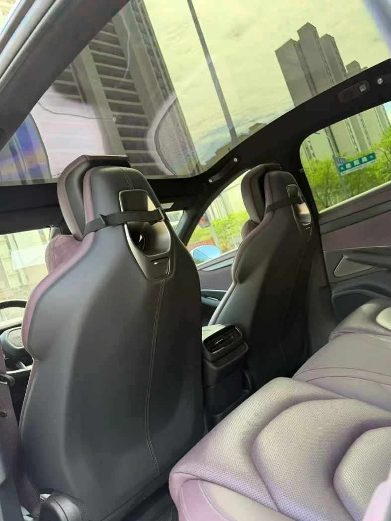 小米SU7 后面外观三